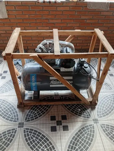 Compressor Atlas Copco 10 Pés 100LT 140 Libras 