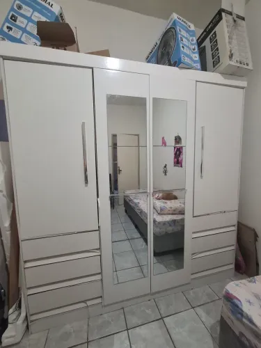 ? DESAPEGO: Guarda-Roupa Casal Branco (Grande, com Espelho e Muitas Gavetas)