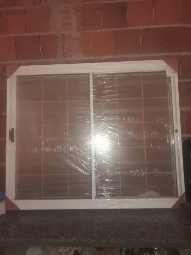 Vendo vitror com proteção 1.00/1.20