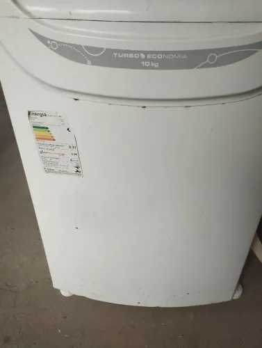 Máquina de lavar roupa, com vazamento em baixo 10kg marca Eletrolux