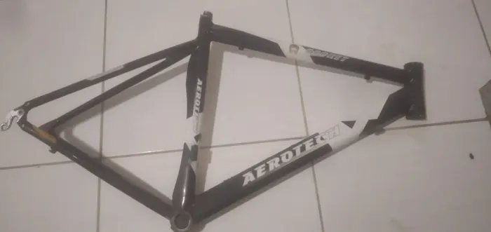 Vendo quadro de bicicleta 100 reais 