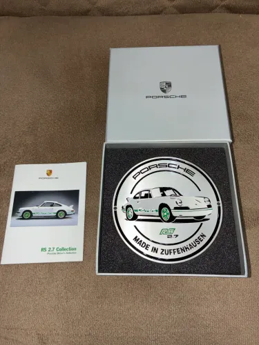 Emblema Metal Porsche 911 Carrera RS 2.7 - Made in Zuffenhausen