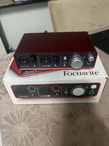 Interface Focusrite Scarlett 2i2 G2 ( Excelente estado )