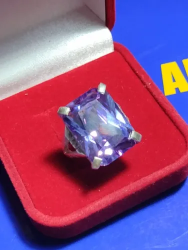Anel Grande Prata 950 Modelo Pedrão 20 mm x 15mm Peso 13. Gramas Pedras Lilas Ou Branca