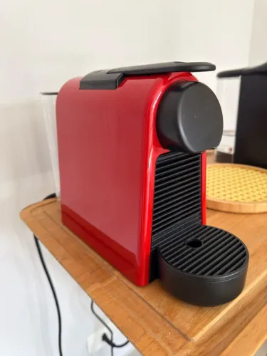 Vendo Cafeteira Nespresso Essenza Mini