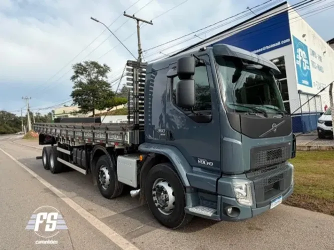 Volvo VM 360 8x2 carroceria