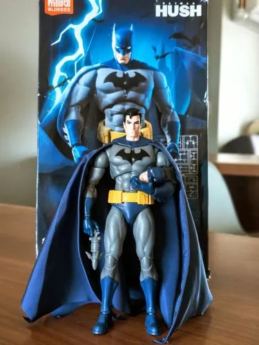 BATMAN HUSH BLOKEES (NOVO)