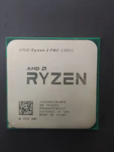 AMD Ryzen 3 PRO 2200G AM4 - Gráfico Vega 8 - (S/N: 9HF8649T80147)