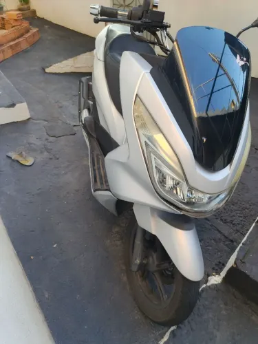 PCX 17 em perfeito funcionamento