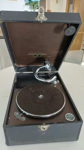 Grafonola + 30 Discos