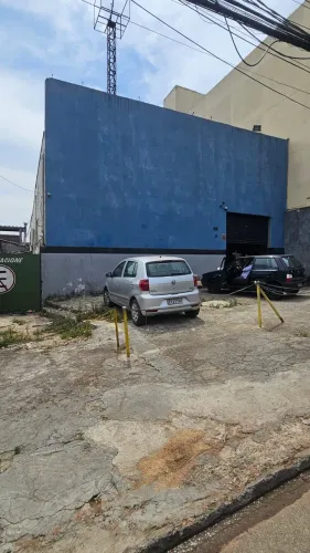 Galpão Espaçoso à venda com 501m², 9 banheiros, 10 salas, 7 vagas de garagem, Jardim Cocai