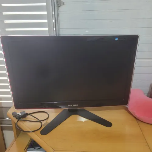 monitor/TV Samsung de 24p<br>24 polegadas,