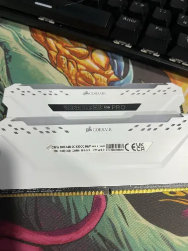 Memória Ram DDR4 Corsair Vengeance RBG PRO
