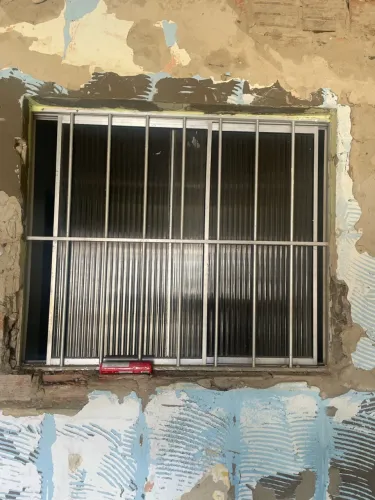 2 Janelas de Alumínio 1,20L x 1,00A