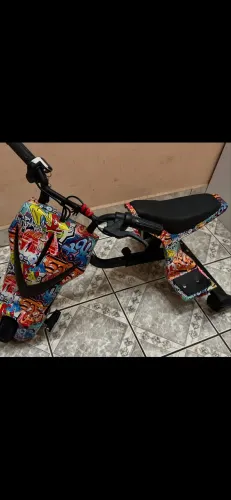 Moto quadriciclo elétrico
