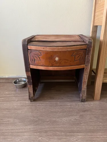 Mesa de Cabeceira Rústica - Doação