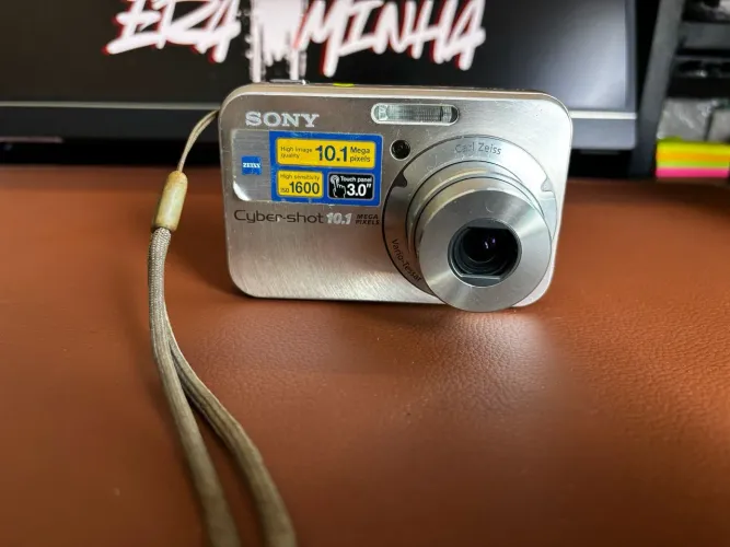 Câmera Sony Cyber-shot DSC-N2 10.1MP Vintage + Bateria + Carregador + Cartão 8GB?.