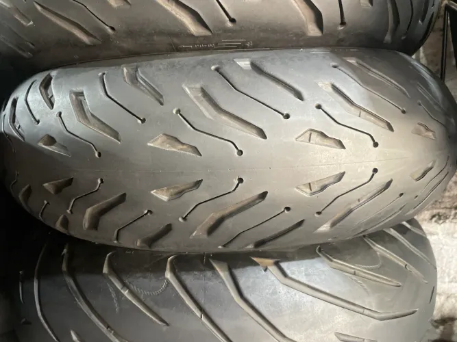 Pneu 190/55=17 Michelin