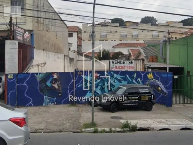 Terreno amplo ótima localidade.