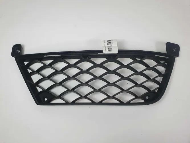 Grade Para-choque Esquerd Mercedes C63 C250 W204 A2048851553 Preta