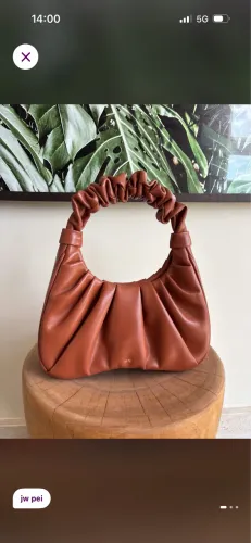 Bolsa JW PEI na cor marrom 