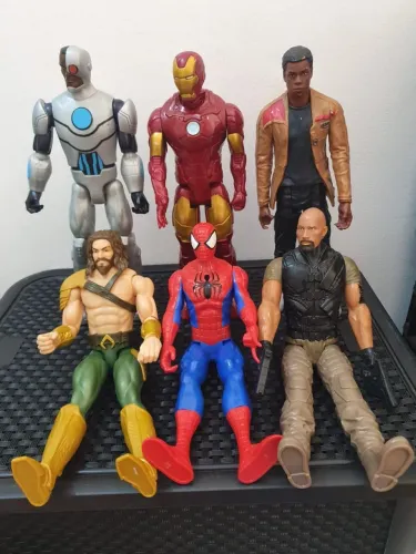 Bonecos importados