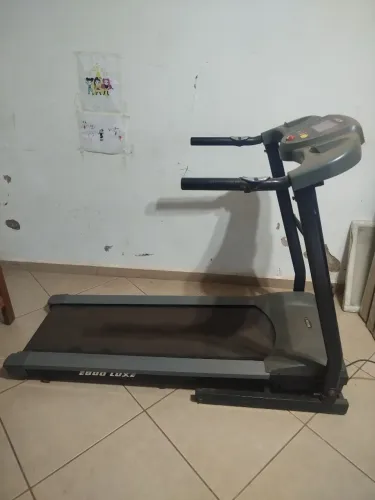 Esteira Kikos + Elíptico Athletic suporta até 120kg<br><br>700 reais pra sair rápido.