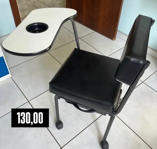 Cadeira de manicure seminova- conforto e qualidade 