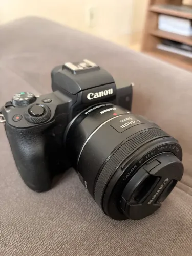 Canon M50