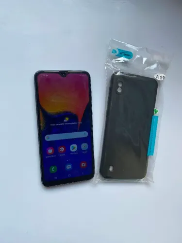 SAMSUNG A10 32GB , NA PELICULA , CAPA NOVA , APENAS MARCAS DE USO , TUDO OK !