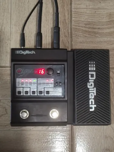 Pedaleira Digitech Element XP