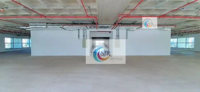 Conjunto Comercial de 654m² com 12 vagas de garagem em prédio Triple A novo!