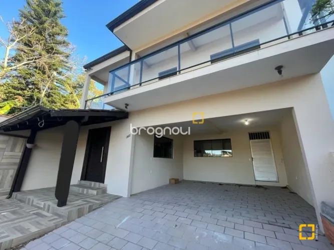 Casa à venda em meio a natureza, próximo a praia da Solidão e Açores em Florianópolis SC