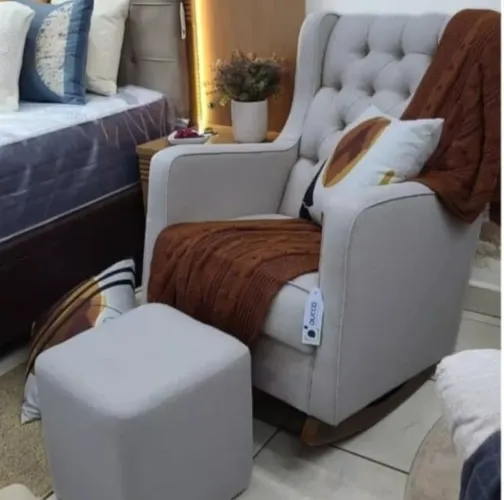 Poltrona de amamentação Nova alto luxo.