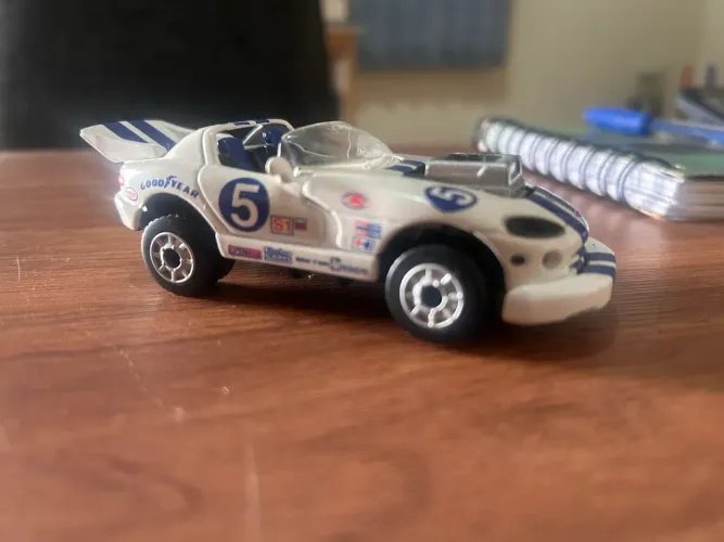 Miniatura colecionável Dodge Viper 1997 1/38