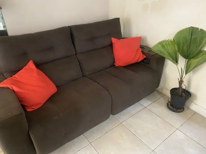 Sofá 3 lugares 