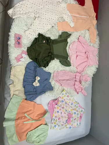 10 peças LOTE MENINA 0/4 meses SÓ FALE SE TIVER INTERESSE!!