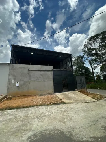 Galpão/Armazém 250m² c/ Escritório no Taruma