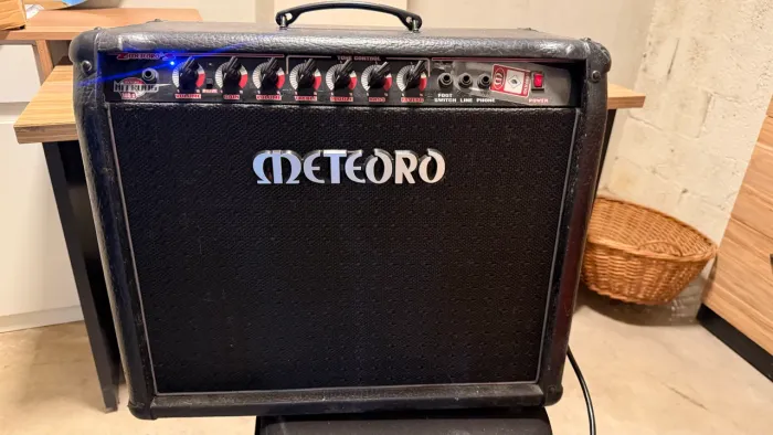 Amplificador Meteoro Nitrous 100