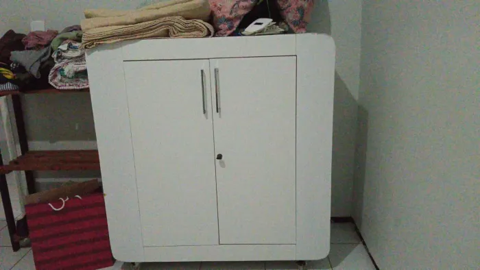 Armário branco mdf