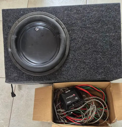 Subwoofer automotivo