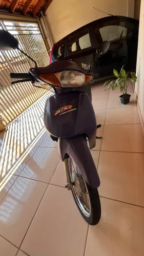Vendo Honda biz em perfeito estado tudo impecável só pegar e andar