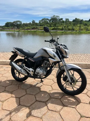 Fan 160, 2023 Cinza