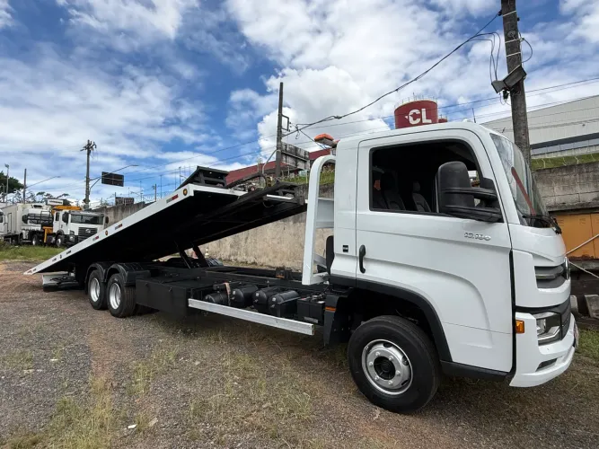 Vw 13180 2024 delivery guincho prancha 6x2 truck 3/4