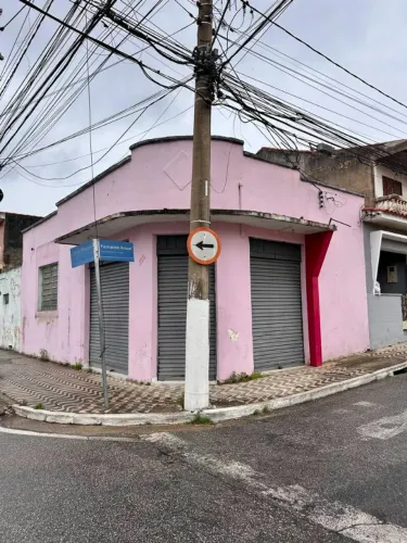 Salão comercial de esquina no bairro Protestantes em Votorantim