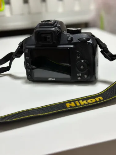 Câmera fotográfica Nikon D3400 com lente 