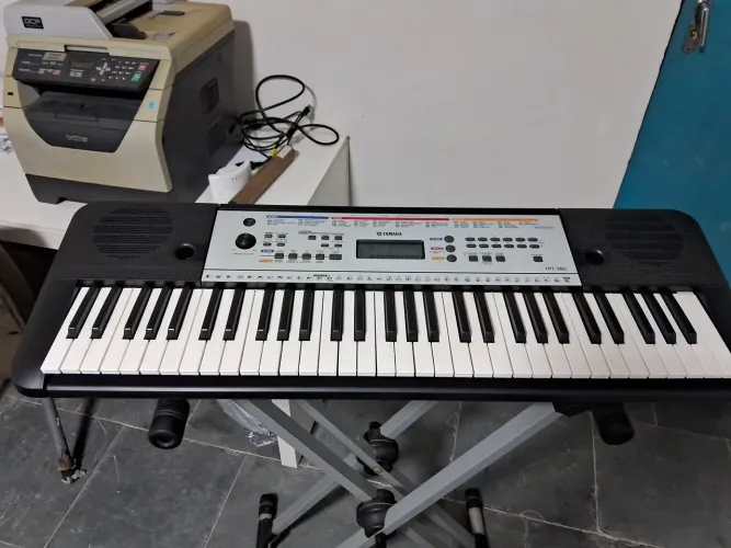 Teclado Yamaha YPT-260 Em perfeito estado. Tudo funcionando.