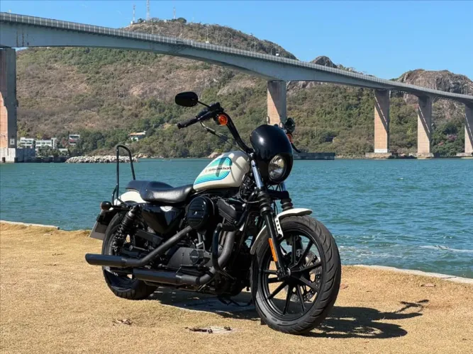 HARLEY-DAVIDSON SPORTSTER IRON 1200