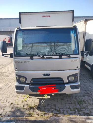 Caminhão Ford cargo 1119 ano 2016