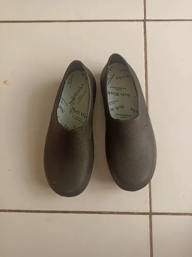 Vendo EPI tamanho 35